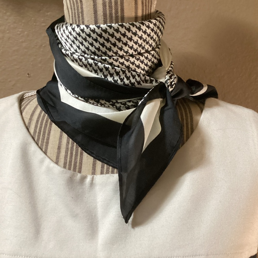 New HOUNDSTOOTH Scarf “LAST ONE” - Picture 3 of 14